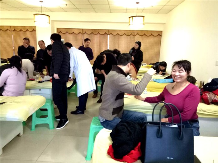 中医推拿推拿培训学校(中医推拿推拿培训学校有哪些)