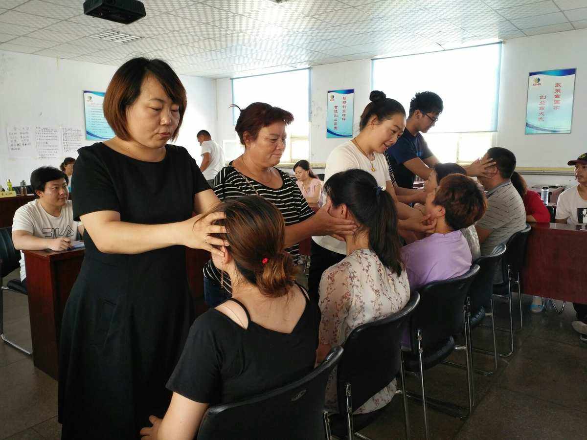 学中医小儿推拿学校(中医药大学小儿推拿培训班)